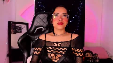 Snapshot of poison_willow chatting on 03-06-25, 06:48 Willow                      Hours 12pm to 630pm Colombian time FRIDAY AND SUNDAY FREE DAYS online show from 03-06-25, 06:48