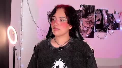 Snapshot of poison_willow chatting on 09-09-25, 04:06 Willow                      Hours 12pm to 630pm Colombian time FRIDAY AND SUNDAY FREE DAYS online show from 09-09-25, 04:06