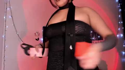 Snapshot of poison_willow chatting on 10-16-25, 06:31 Willow                      Hours 12pm to 630pm Colombian time FRIDAY AND SUNDAY FREE DAYS online show from 10-16-25, 06:31