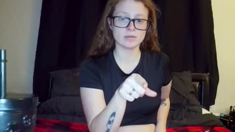 poisonivyy95 online show from 06-11-26, 02:53
