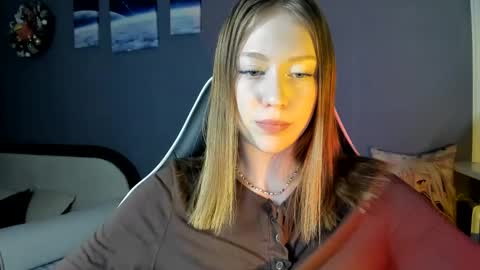 Snapshot of polihoney chatting on 02-13-25, 06:27 Polina online show from 02-13-25, 06:27