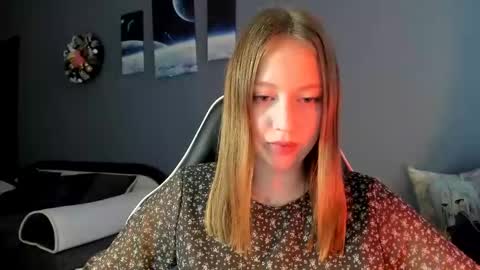 Snapshot of polihoney chatting on 02-14-25, 02:12 Polina online show from 02-14-25, 02:12