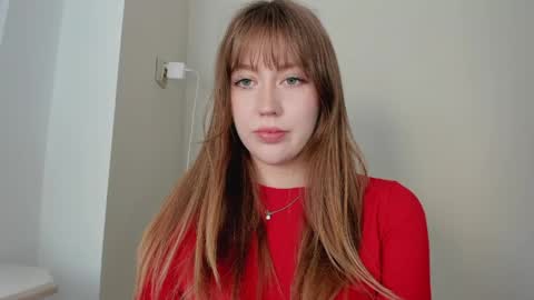 Snapshot of polihoney chatting on 03-22-26, 01:36 Polina online show from 03-22-26, 01:36