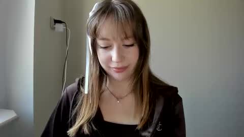 Snapshot of polihoney chatting on 04-18-26, 01:04 Polina online show from 04-18-26, 01:04
