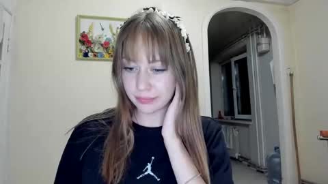 Snapshot of polihoney chatting on 05-17-26, 06:37 Polina online show from 05-17-26, 06:37