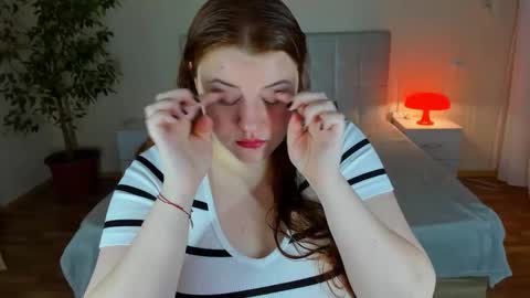 Polina online show from 12-17-25, 06:14