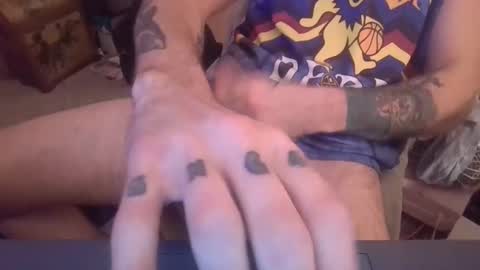 Snapshot of polishrifle3 chatting on 02-21-25, 04:48 jaws online show from 02-21-25, 04:48