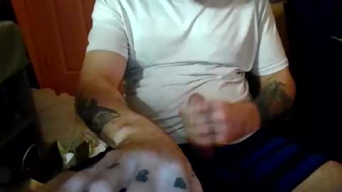 Snapshot of polishrifle3 chatting on 11-14-25, 07:40 jaws online show from 11-14-25, 07:40