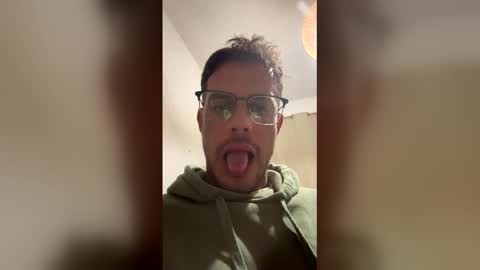 poll540539 online show from 04-10-26, 02:17