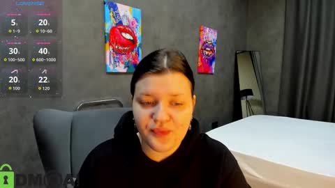 Snapshot of polly__mayer chatting on 10-29-25, 01:19 Polly online show from 10-29-25, 01:19