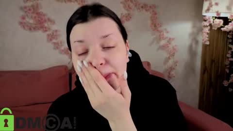 Snapshot of polly__mayer chatting on 11-12-25, 02:01 Polly online show from 11-12-25, 02:01