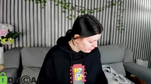 Snapshot of polly__mayer chatting on 11-16-25, 01:22 Polly online show from 11-16-25, 01:22