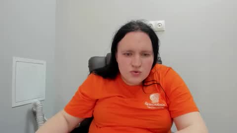 polly hollyx online show from 05-19-26, 02:56