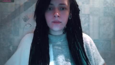 Snapshot of polly_wow chatting on 12-14-25, 06:23 Polly online show from 12-14-25, 06:23