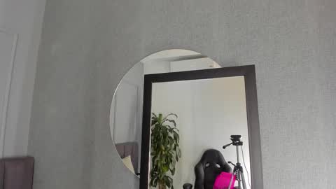 POLLY online show from 11-15-25, 10:34