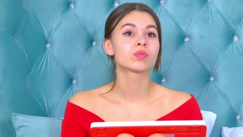 Snapshot of pollylanders chatting on 01-29-25, 02:19 Polly online show from 01-29-25, 02:19