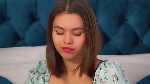 Polly online show from 11-19-25, 08:58