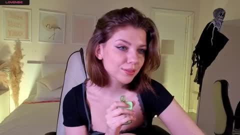  Your Polly  follow me  online show from 10-27-25, 01:37