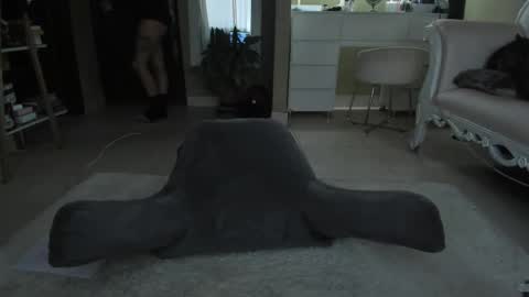 Snapshot of polvodeestrellas_ chatting on 12-10-24, 10:26 - Help me Reach 100 thumbs up online show from 12-10-24, 10:26