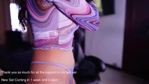 Snapshot of polvodeestrellas_ chatting on 02-04-25, 05:23 - Help me Reach 100 thumbs up online show from 02-04-25, 05:23