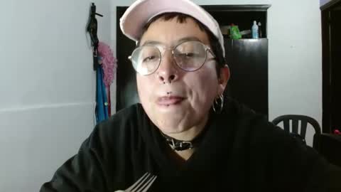 Snapshot of poly_mer chatting on 01-17-25, 04:17 Poly online show from 01-17-25, 04:17