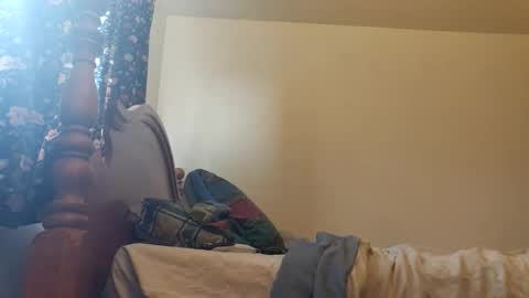 Snapshot of poobear53 chatting on 03-05-26, 06:48 Phil online show from 03-05-26, 06:48