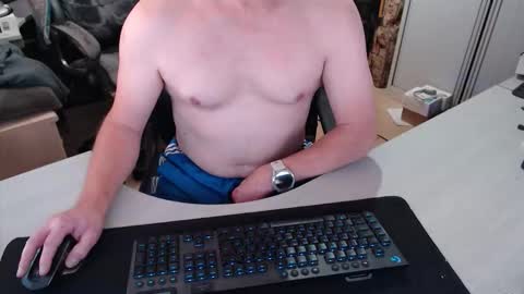 Snapshot of poodledude chatting on 12-19-25, 02:35 Dave online show from 12-19-25, 02:35