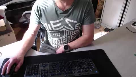 Snapshot of poodledude chatting on 03-15-26, 11:49 Dave online show from 03-15-26, 11:49