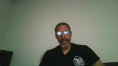 poolguy2496 online show from 12-01-25, 12:59