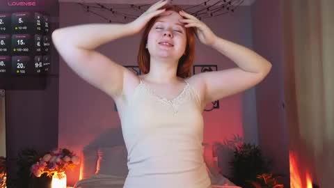Snapshot of pop__eye chatting on 06-07-26, 05:11 Erica online show from 06-07-26, 05:11