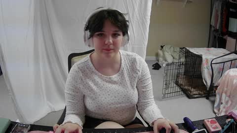 Snapshot of popaspuppy chatting on 01-07-25, 10:52 Puppy online show from 01-07-25, 10:52