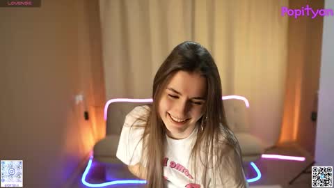 Snapshot of popityan chatting on 11-26-25, 05:30 Louise see you on December 1 at 2200 UTC3 online show from 11-26-25, 05:30