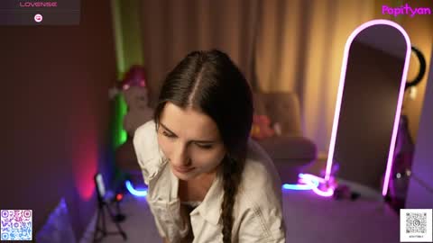 Snapshot of popityan chatting on 05-20-26, 09:15 Louise see you on December 1 at 2200 UTC3 online show from 05-20-26, 09:15