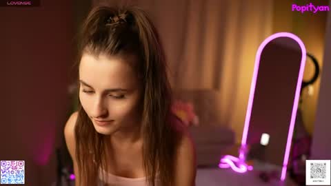 Snapshot of popityan chatting on 05-26-26, 10:22 Louise see you on December 1 at 2200 UTC3 online show from 05-26-26, 10:22