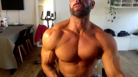 popopo0 online show from 12-03-25, 10:46