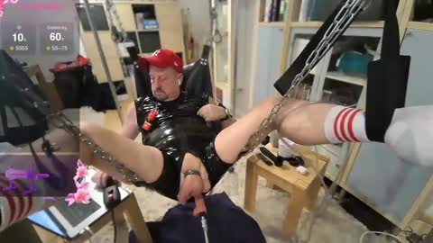 poppersbator73 online show from 02-21-25, 06:37