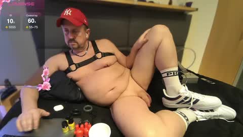 poppersbator73 online show from 03-09-25, 05:49