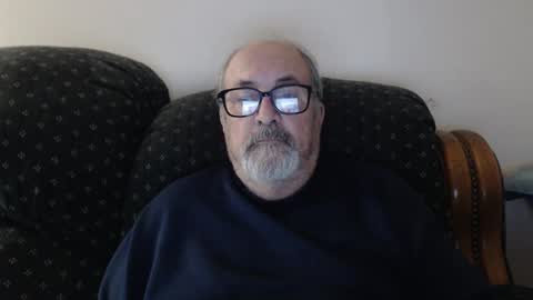 Snapshot of poppi_4u chatting on 12-30-24, 02:42 poppi_4u online show from 12-30-24, 02:42