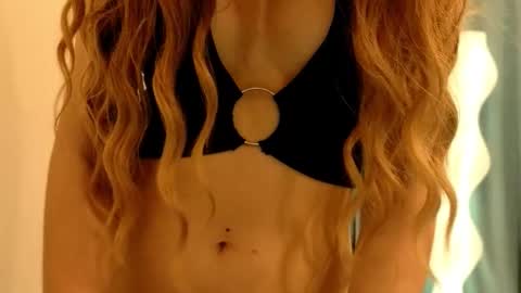 Snapshot of poppybloopy chatting on 11-25-25, 06:41 April online show from 11-25-25, 06:41