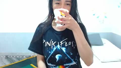 porcelainlux online show from 12-17-25, 03:12