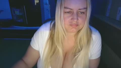 Snapshot of pornbusty chatting on 02-16-25, 09:27 MelissOfficial online show from 02-16-25, 09:27