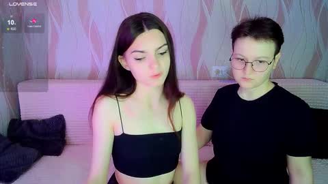 Snapshot of pornostendup chatting on 10-22-25, 08:08 Ana and Tati online show from 10-22-25, 08:08