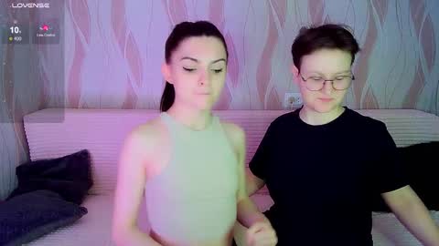 Snapshot of pornostendup chatting on 10-27-25, 07:18 Ana and Tati online show from 10-27-25, 07:18