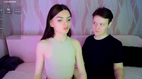 Snapshot of pornostendup chatting on 10-29-25, 10:22 Ana and Tati online show from 10-29-25, 10:22