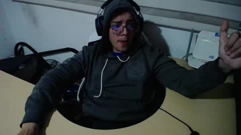 powerfulzeus2 online show from 11-13-25, 02:10