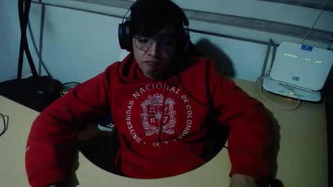 powerfulzeus2 online show from 11-24-25, 02:55