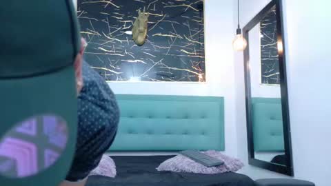   online show from 06-19-26, 03:44
