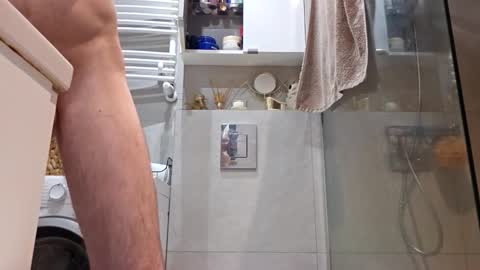 Snapshot of powermute22 chatting on 10-19-25, 08:09 Big Dick online show from 10-19-25, 08:09