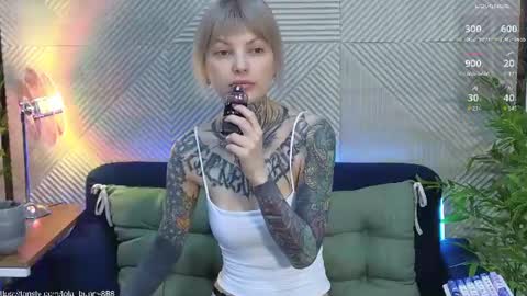 Lola online show from 07-09-26, 05:11