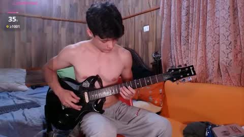 Snapshot of powertwinky chatting on 12-18-24, 10:57 chris independent  online show from 12-18-24, 10:57